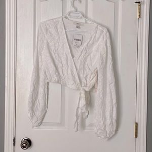 Brand new F21 - tie up white top